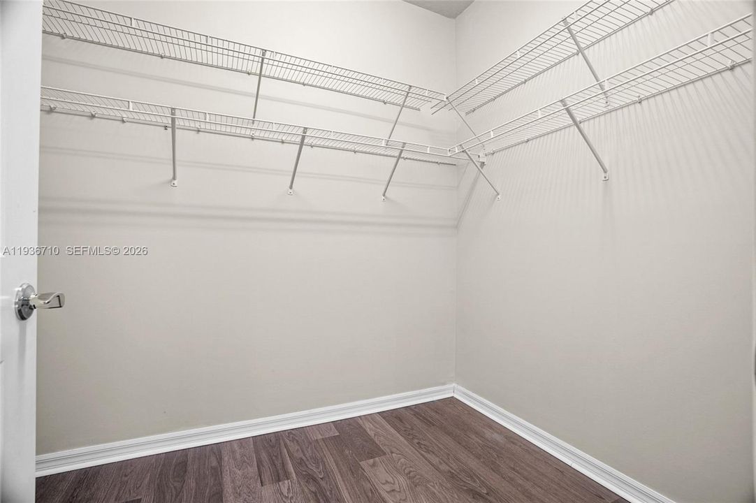 For Rent: $4,900 (4 beds, 2 baths, 2631 Square Feet)