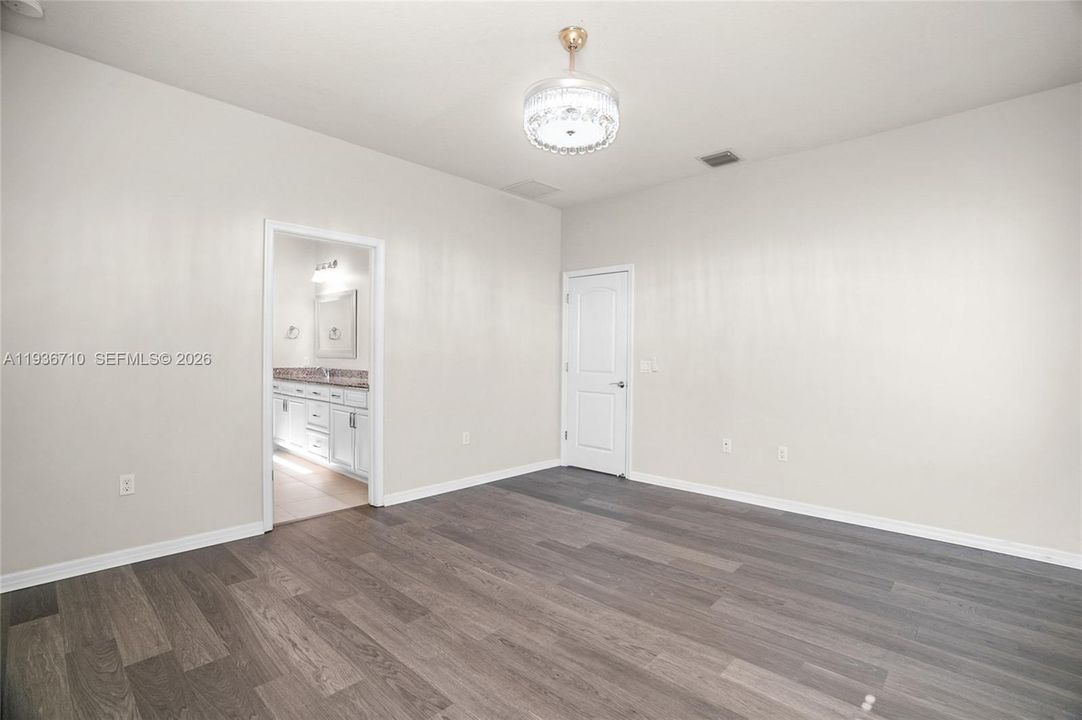 For Rent: $4,900 (4 beds, 2 baths, 2631 Square Feet)