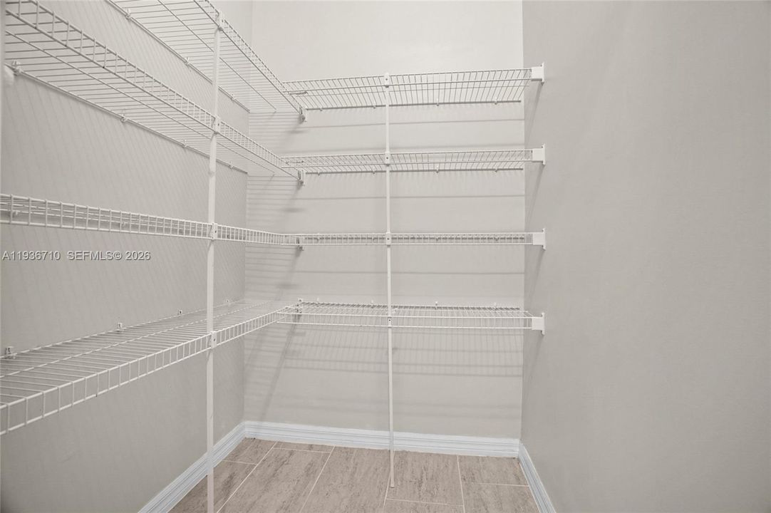 For Rent: $4,900 (4 beds, 2 baths, 2631 Square Feet)