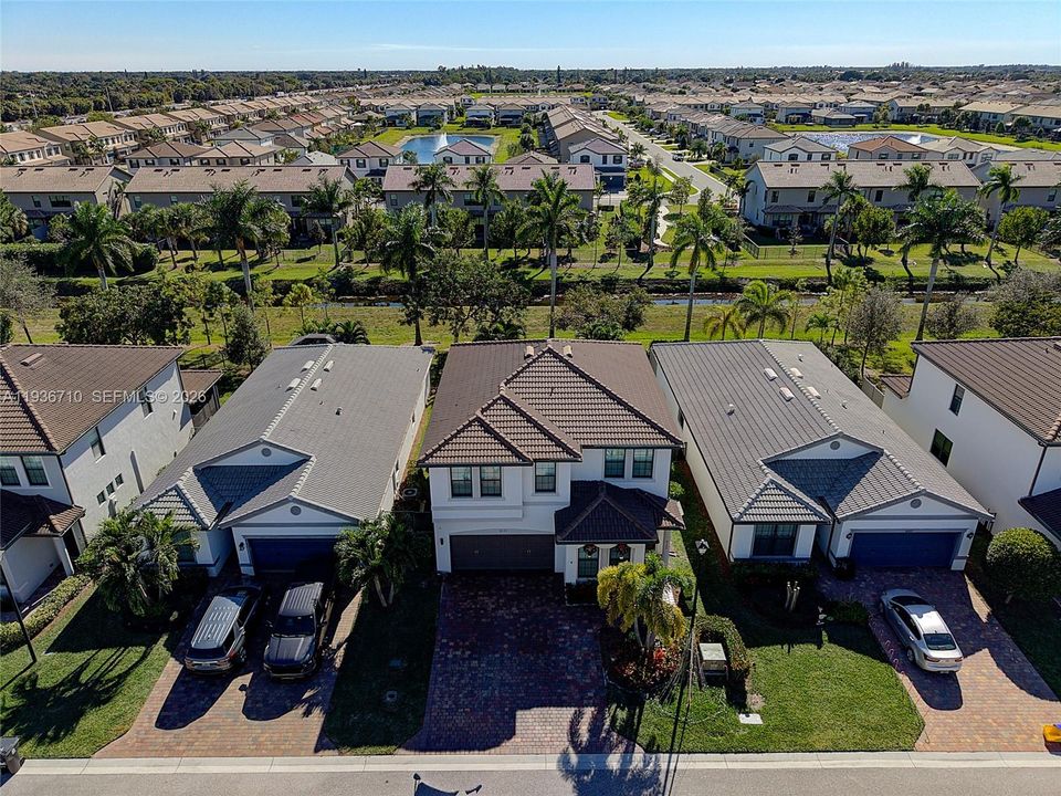 For Rent: $4,900 (4 beds, 2 baths, 2631 Square Feet)