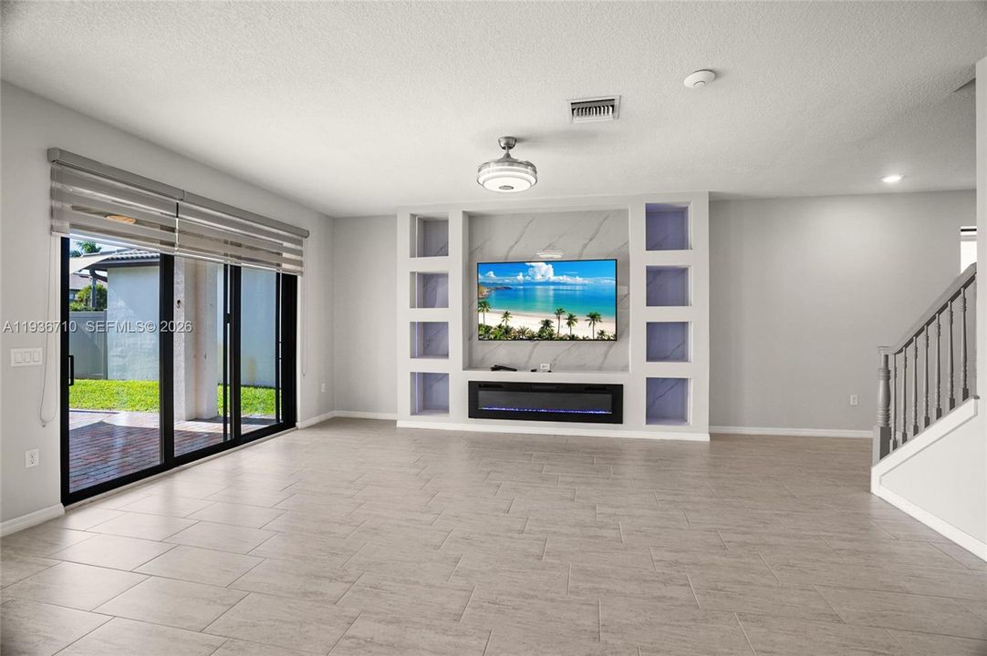 For Rent: $4,900 (4 beds, 2 baths, 2631 Square Feet)