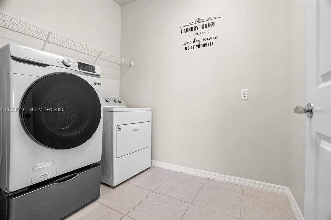 For Rent: $4,900 (4 beds, 2 baths, 2631 Square Feet)