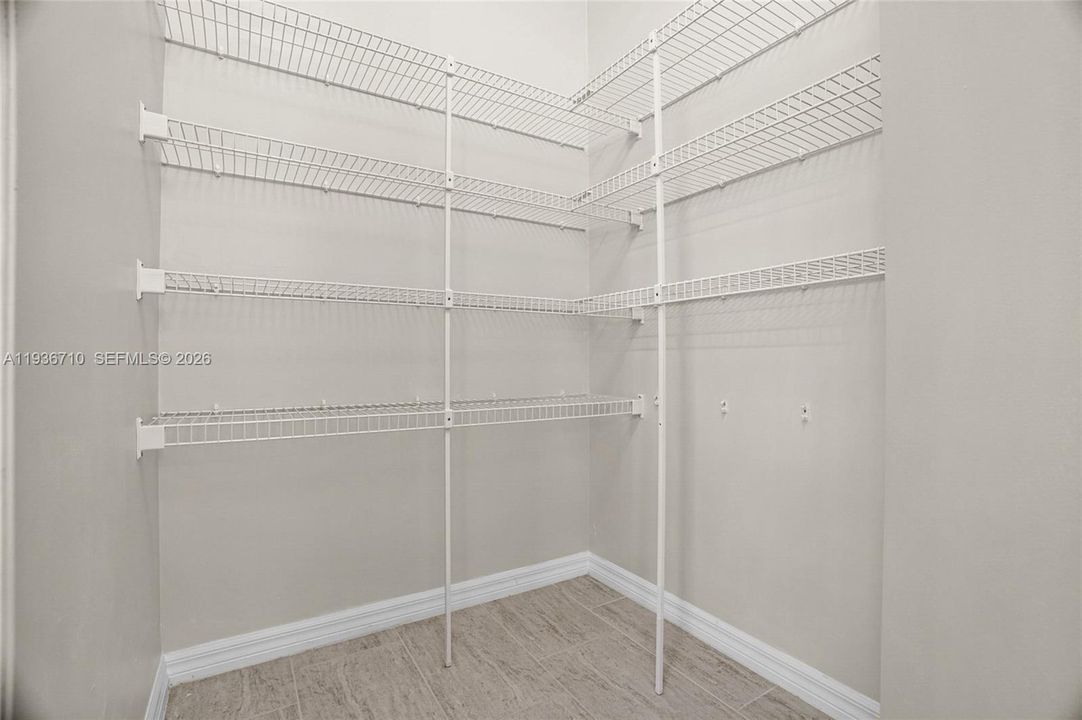 For Rent: $4,900 (4 beds, 2 baths, 2631 Square Feet)