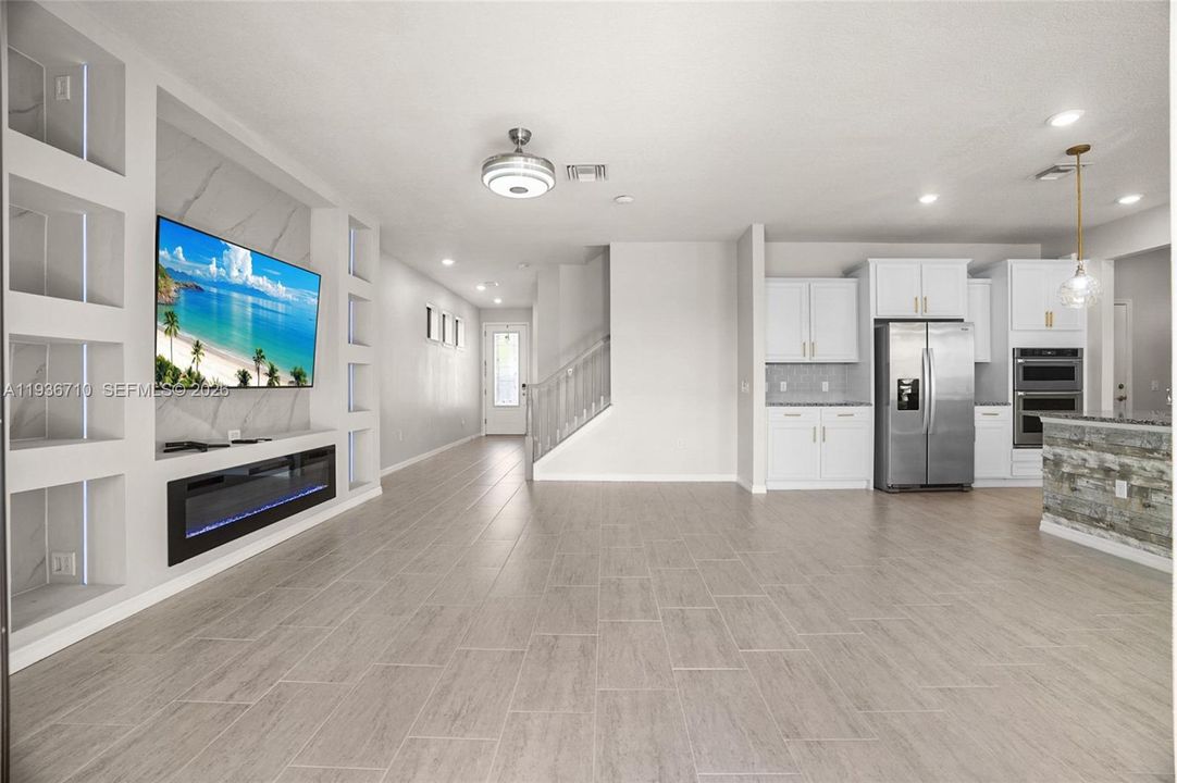 For Rent: $4,900 (4 beds, 2 baths, 2631 Square Feet)