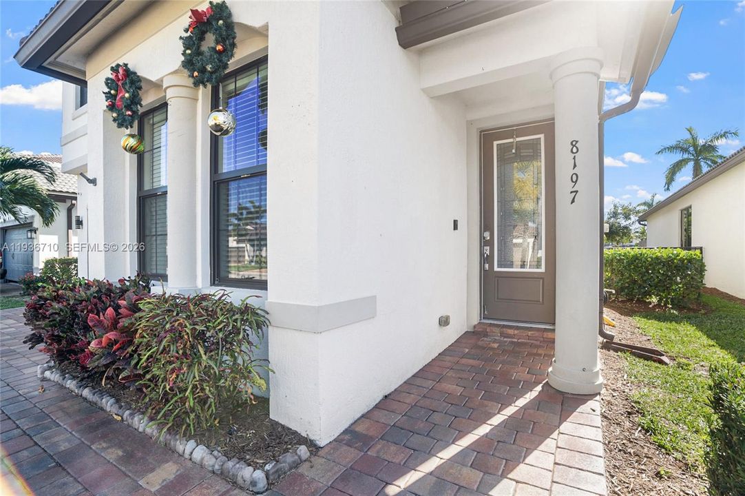 For Rent: $4,900 (4 beds, 2 baths, 2631 Square Feet)