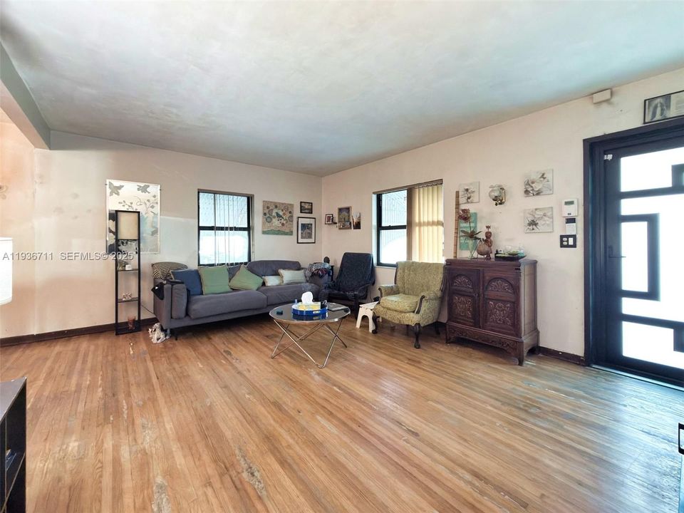 待售: $600,000 (3 贝兹, 3 浴室, 1504 平方英尺)