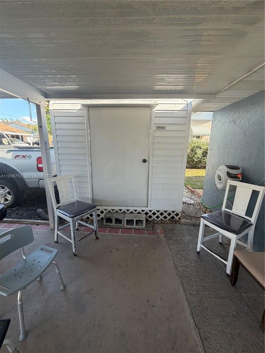 待售: $195,000 (2 贝兹, 2 浴室, 1089 平方英尺)