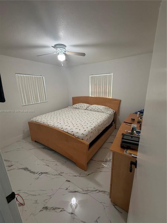 待售: $195,000 (2 贝兹, 2 浴室, 1089 平方英尺)