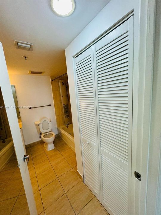 В аренду: $2,800 (1 спален, 1 ванн, 821 Квадратных фут)