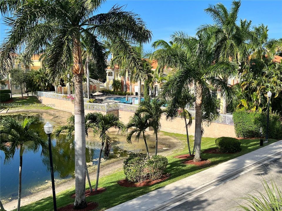 На продажу: $355,000 (2 спален, 2 ванн, 1403 Квадратных фут)