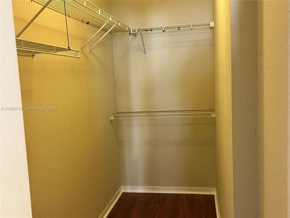 На продажу: $355,000 (2 спален, 2 ванн, 1403 Квадратных фут)