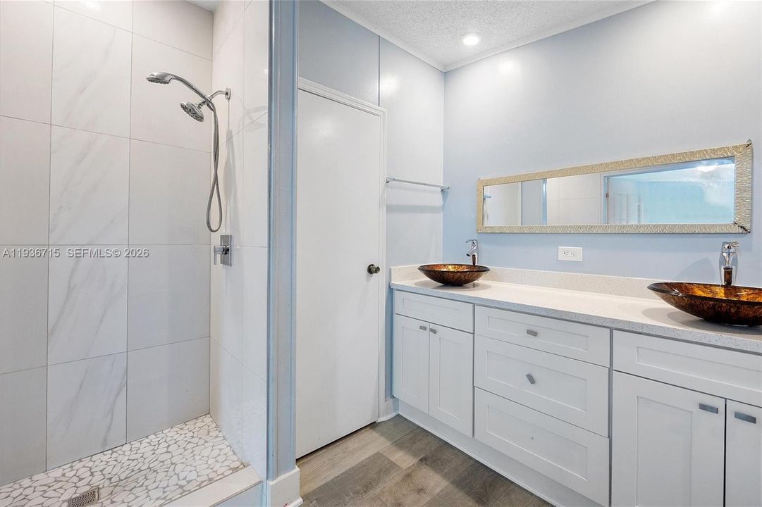 На продажу: $310,000 (3 спален, 2 ванн, 1430 Квадратных фут)