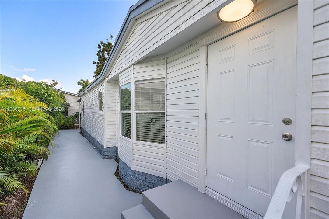 На продажу: $310,000 (3 спален, 2 ванн, 1430 Квадратных фут)