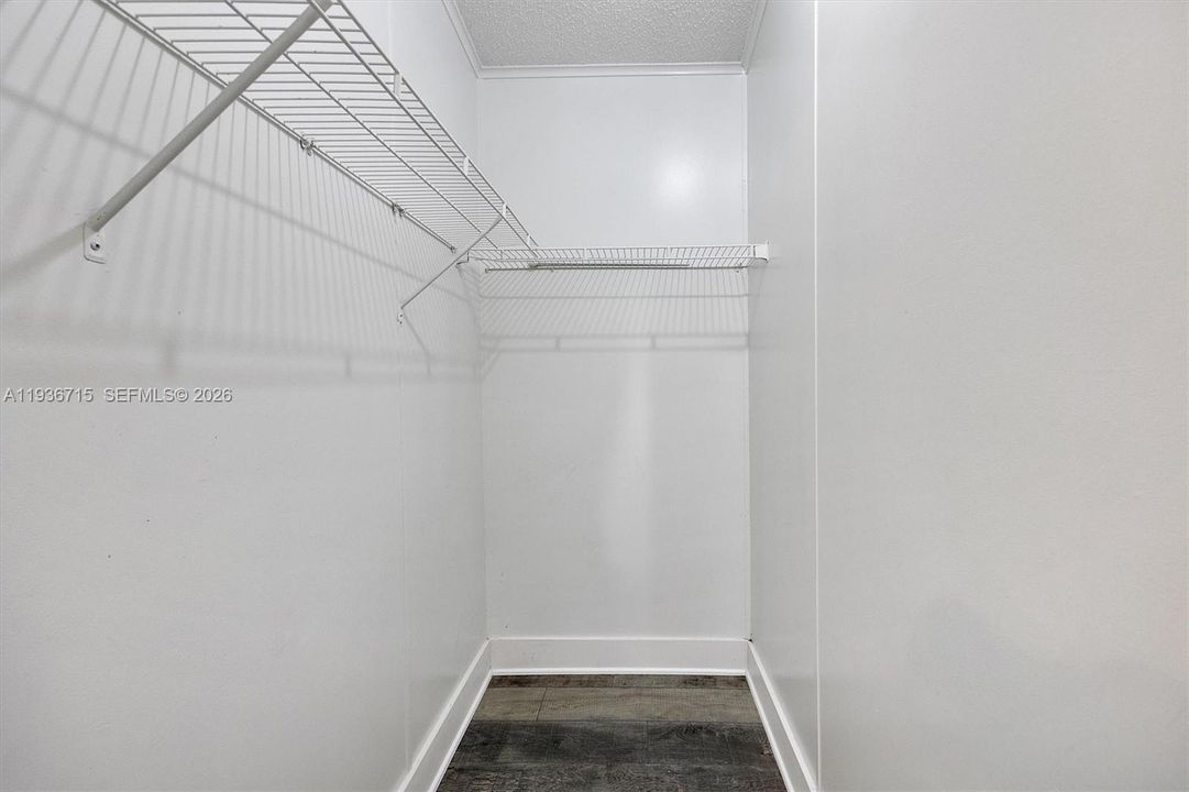 На продажу: $310,000 (3 спален, 2 ванн, 1430 Квадратных фут)