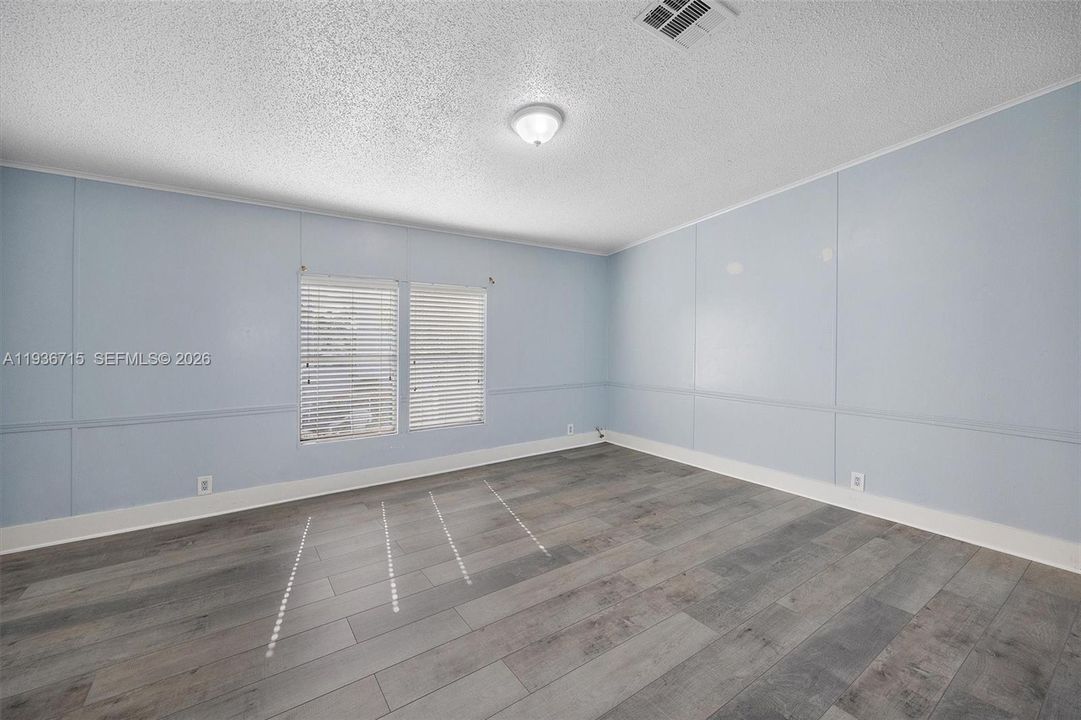 На продажу: $310,000 (3 спален, 2 ванн, 1430 Квадратных фут)