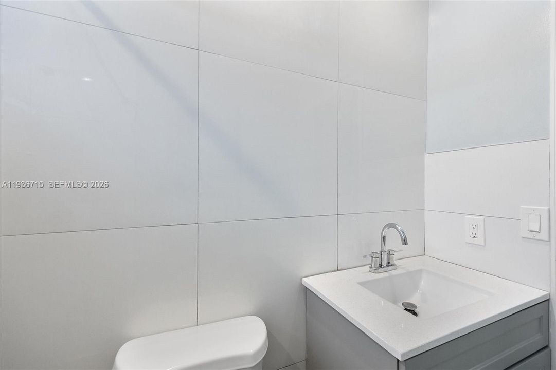 На продажу: $310,000 (3 спален, 2 ванн, 1430 Квадратных фут)