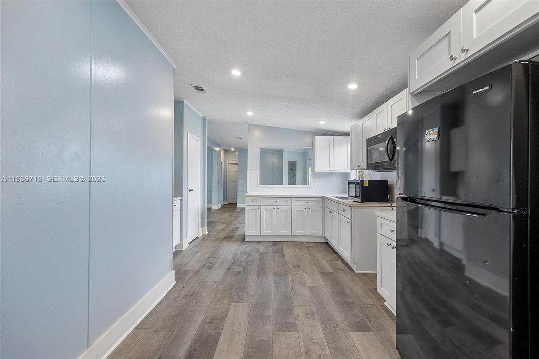 На продажу: $310,000 (3 спален, 2 ванн, 1430 Квадратных фут)