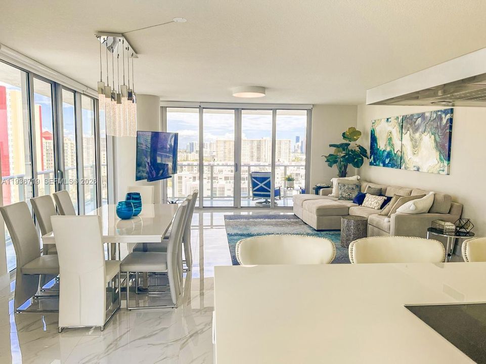 En Venta: $1,490,000 (3 camas, 3 baños, 1892 Pies cuadrados)