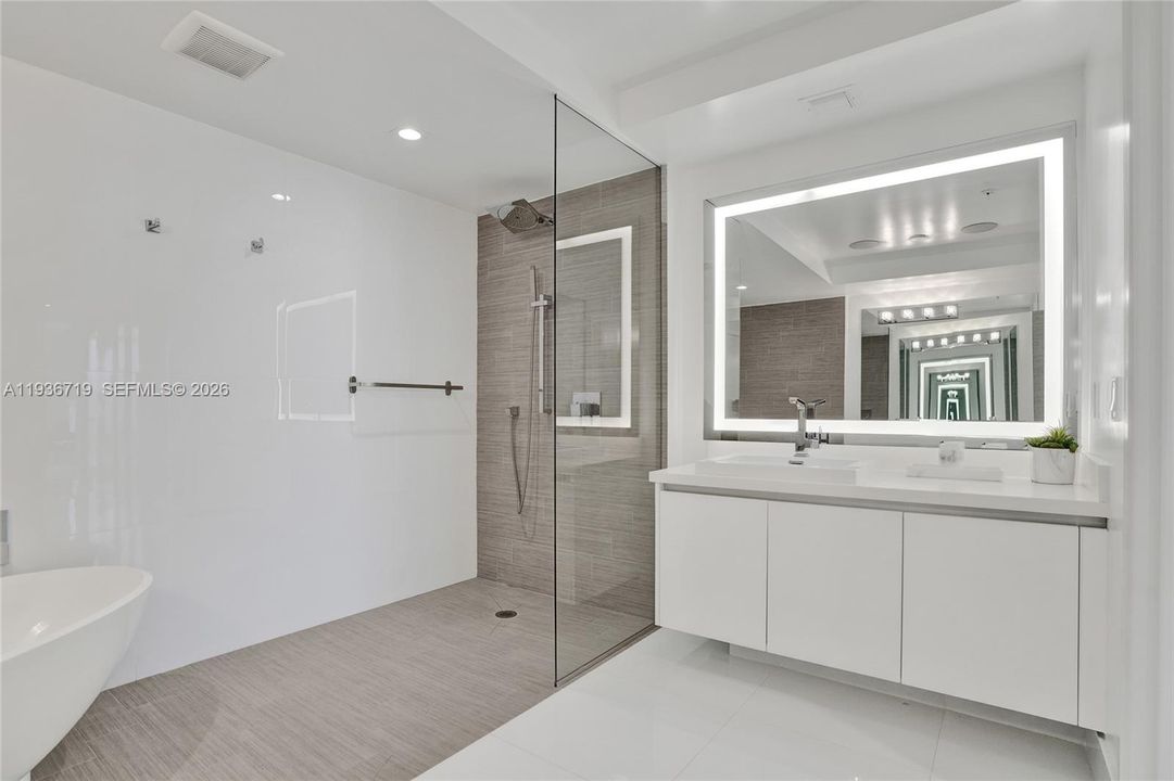 Active With Contract: $1,350,000 (3 beds, 3 baths, 1892 Square Feet)