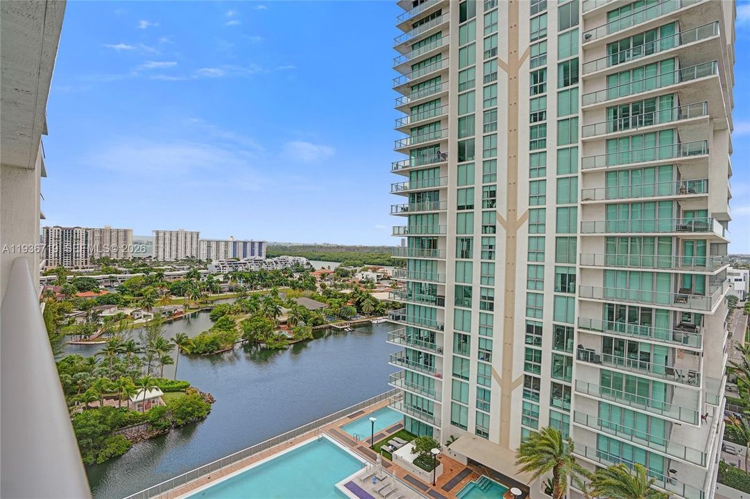 Active With Contract: $1,350,000 (3 beds, 3 baths, 1892 Square Feet)