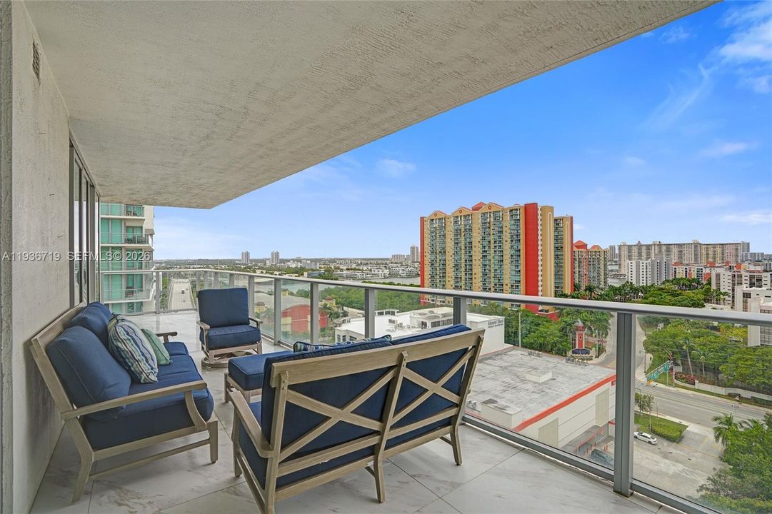 Active With Contract: $1,350,000 (3 beds, 3 baths, 1892 Square Feet)