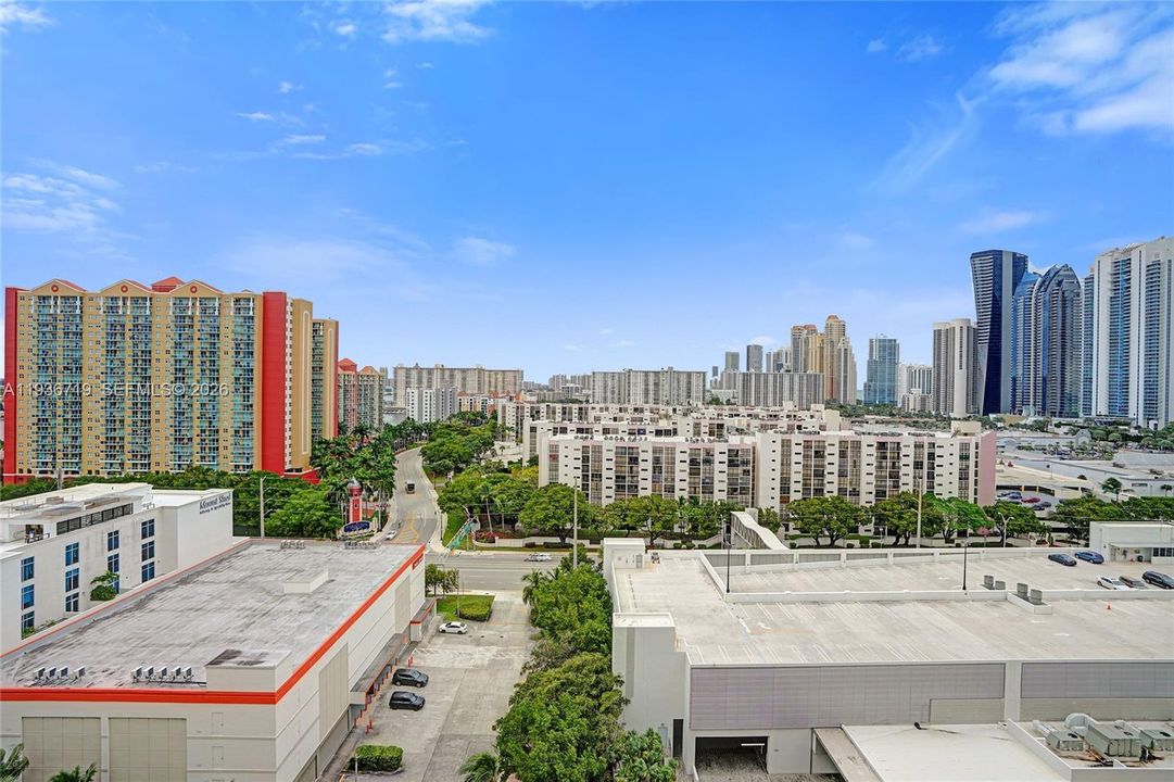 Active With Contract: $1,350,000 (3 beds, 3 baths, 1892 Square Feet)