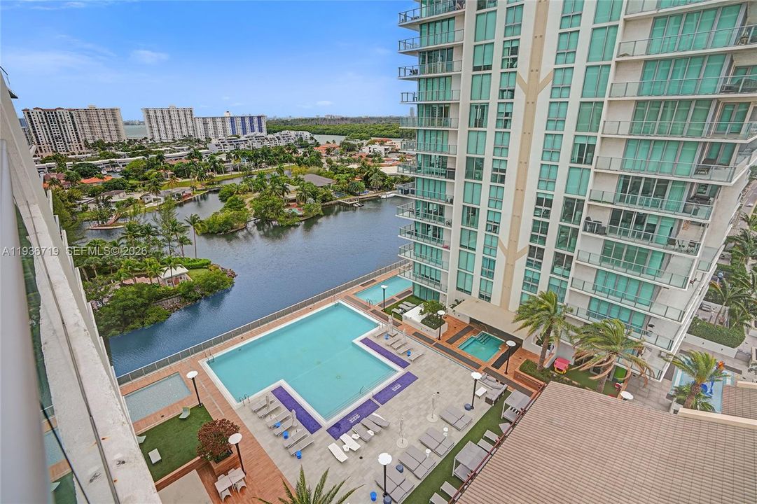 Active With Contract: $1,350,000 (3 beds, 3 baths, 1892 Square Feet)