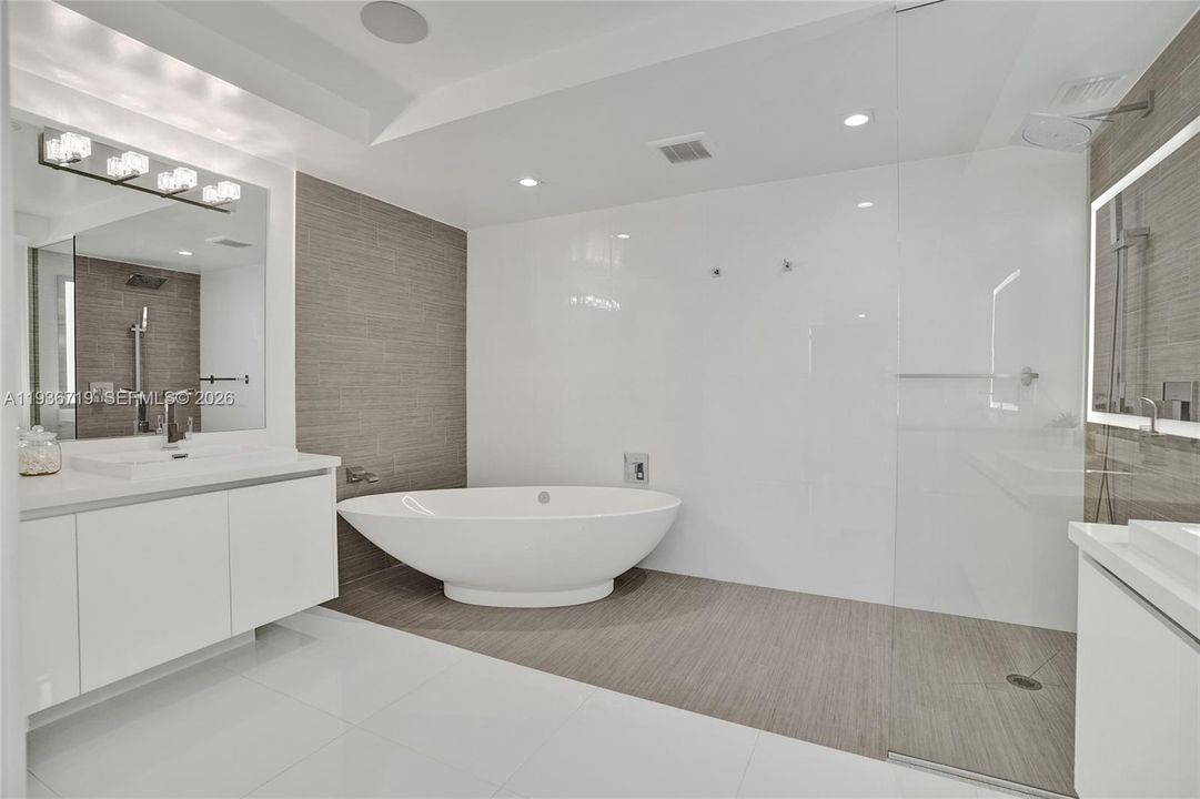Active With Contract: $1,350,000 (3 beds, 3 baths, 1892 Square Feet)