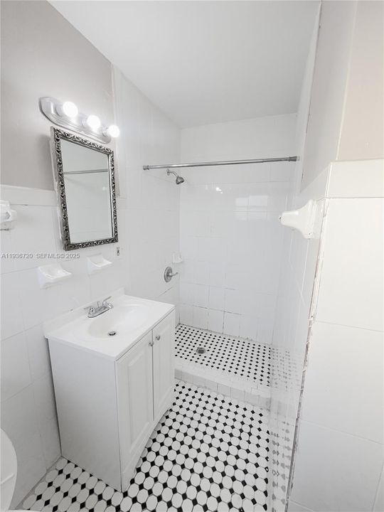 В аренду: $2,000 (2 спален, 1 ванн, 1020 Квадратных фут)