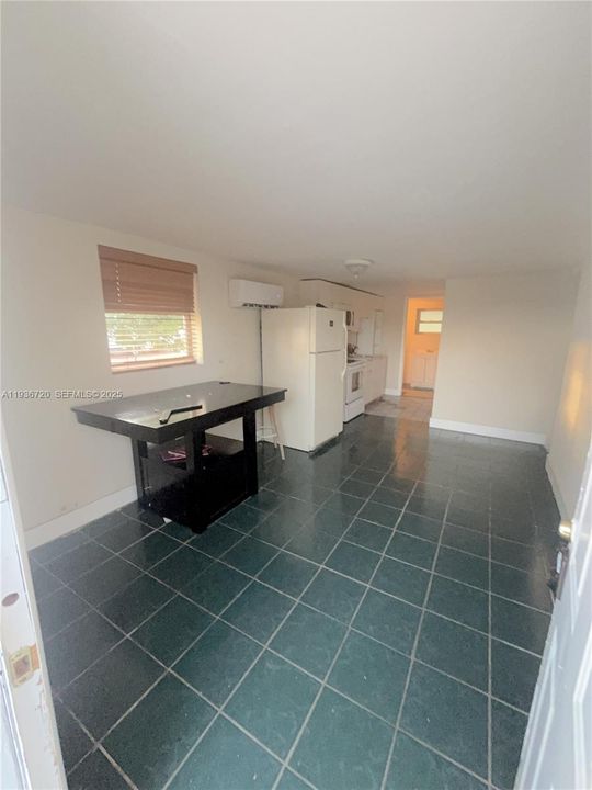 В аренду: $2,000 (2 спален, 1 ванн, 1020 Квадратных фут)