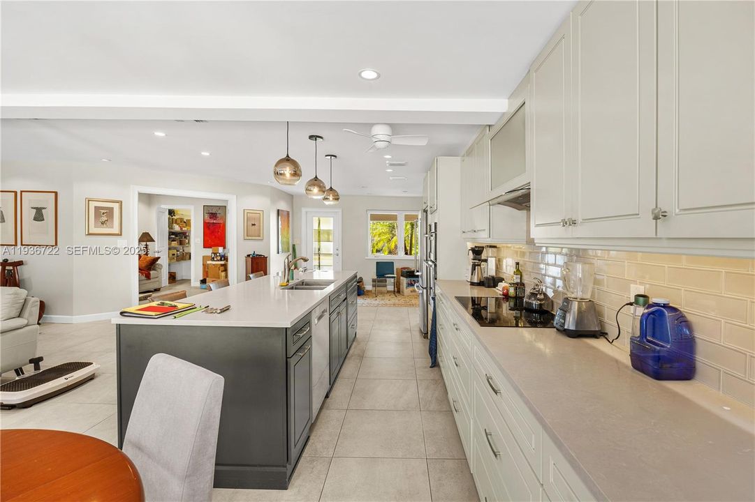 待售: $850,000 (3 贝兹, 2 浴室, 1967 平方英尺)