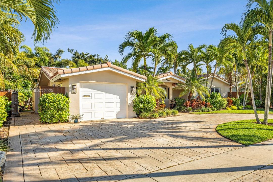 待售: $850,000 (3 贝兹, 2 浴室, 1967 平方英尺)