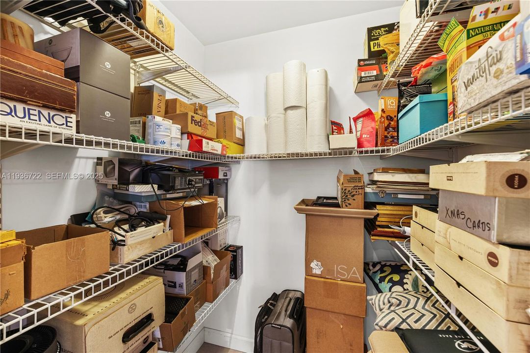 待售: $850,000 (3 贝兹, 2 浴室, 1967 平方英尺)