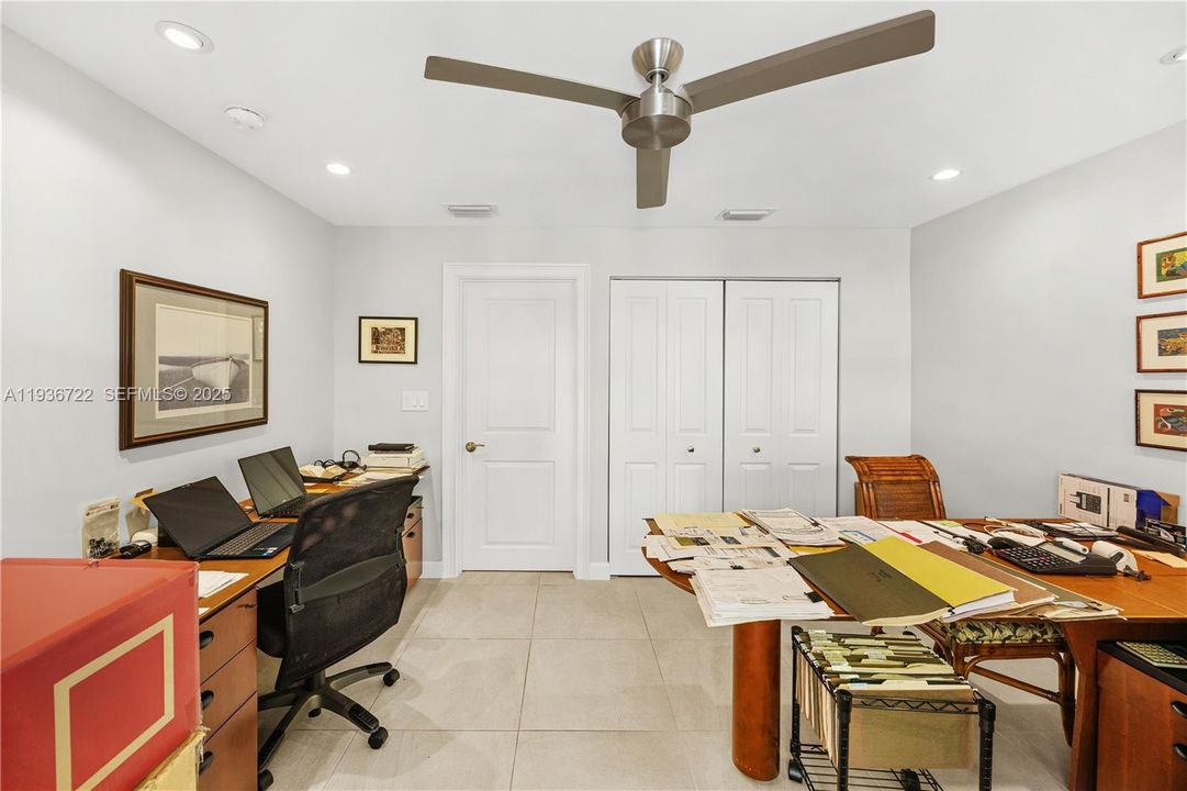 待售: $850,000 (3 贝兹, 2 浴室, 1967 平方英尺)