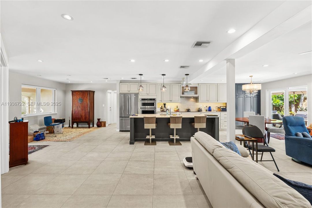 待售: $850,000 (3 贝兹, 2 浴室, 1967 平方英尺)