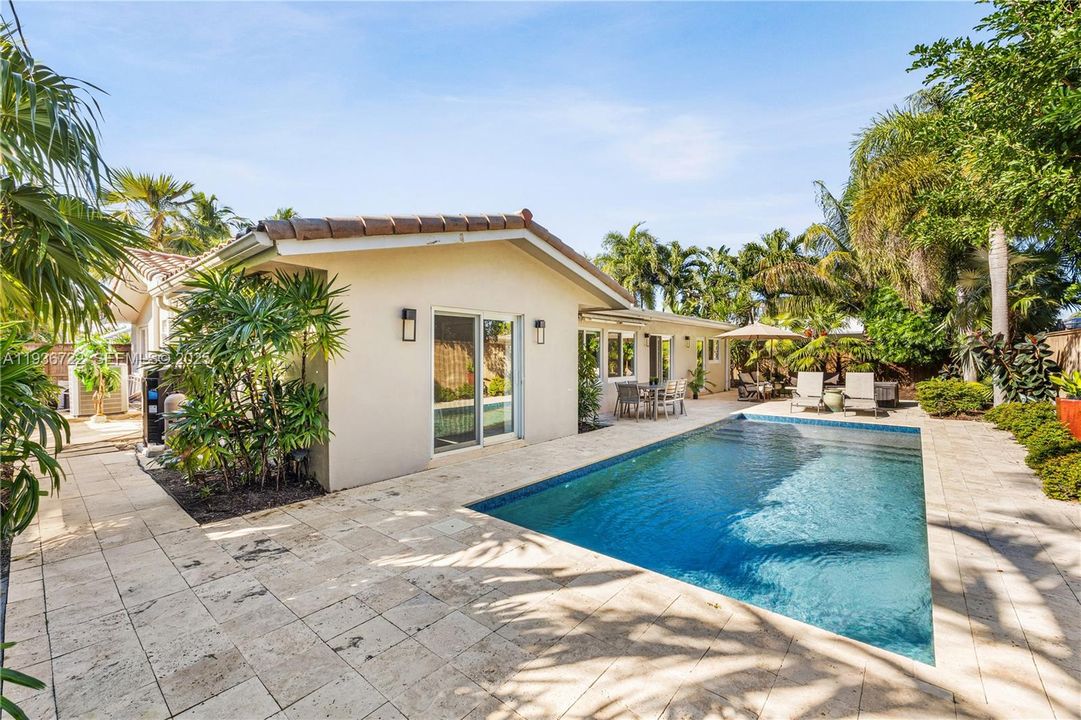 待售: $850,000 (3 贝兹, 2 浴室, 1967 平方英尺)