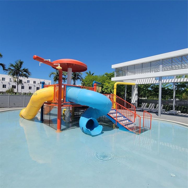 For Rent: $1,900 (0 beds, 1 baths, 2317 Square Feet)