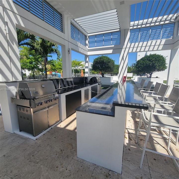 For Rent: $1,900 (0 beds, 1 baths, 2317 Square Feet)