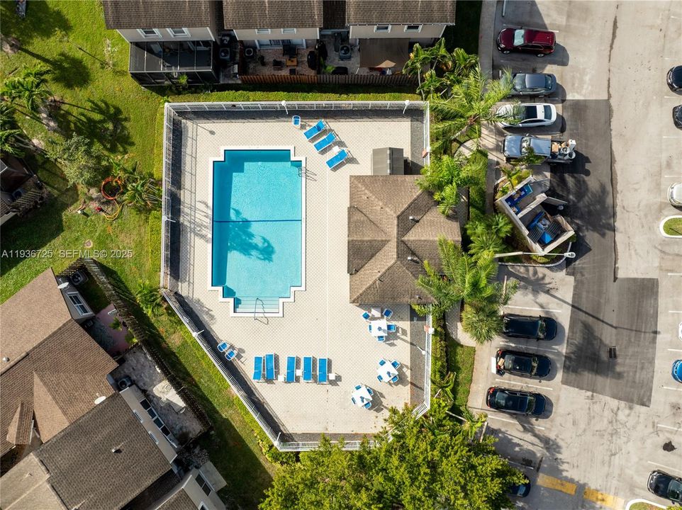 For Sale: $374,999 (2 beds, 2 baths, 1185 Square Feet)