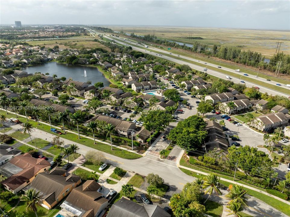 For Sale: $374,999 (2 beds, 2 baths, 1185 Square Feet)