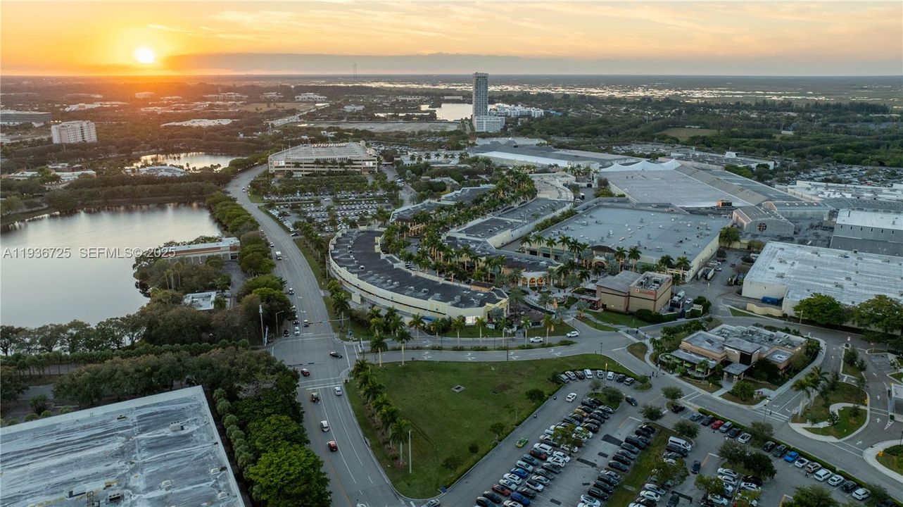 For Sale: $374,999 (2 beds, 2 baths, 1185 Square Feet)