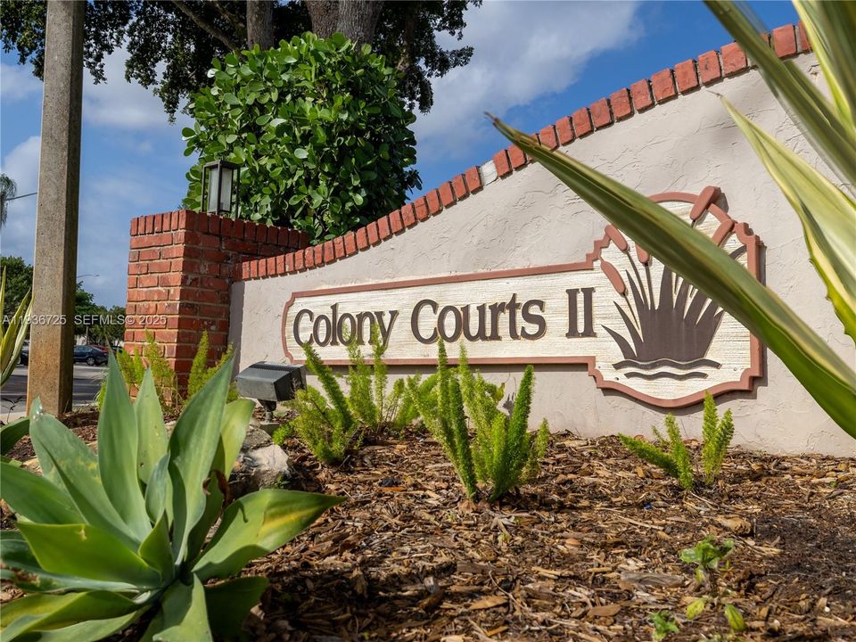 For Sale: $374,999 (2 beds, 2 baths, 1185 Square Feet)