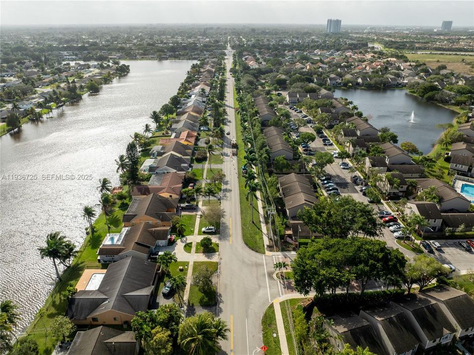 For Sale: $374,999 (2 beds, 2 baths, 1185 Square Feet)