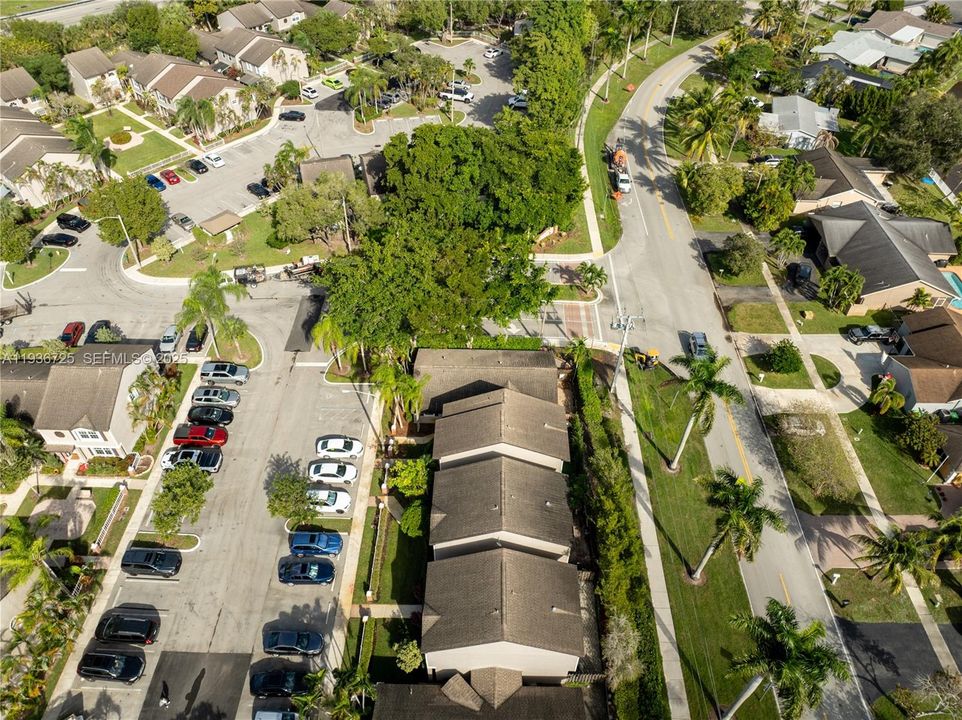 For Sale: $374,999 (2 beds, 2 baths, 1185 Square Feet)