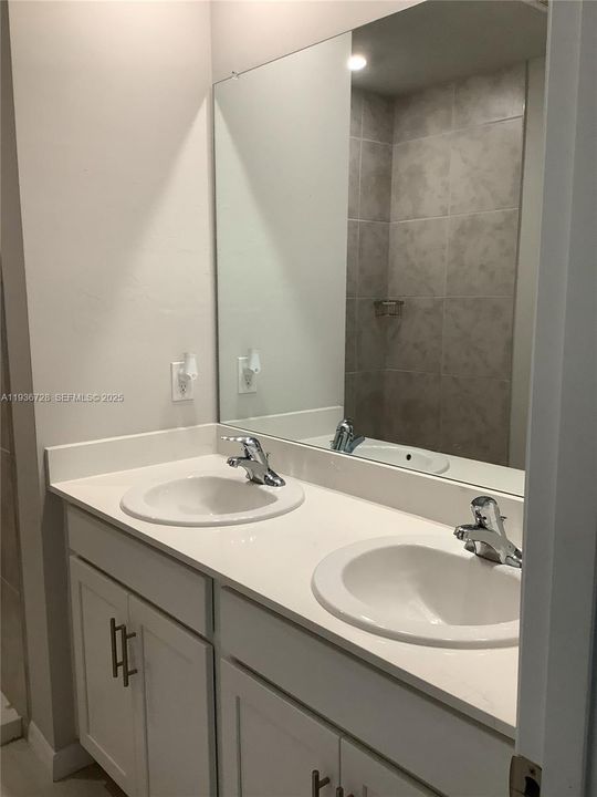 For Rent: $2,100 (3 beds, 2 baths, 0 Square Feet)