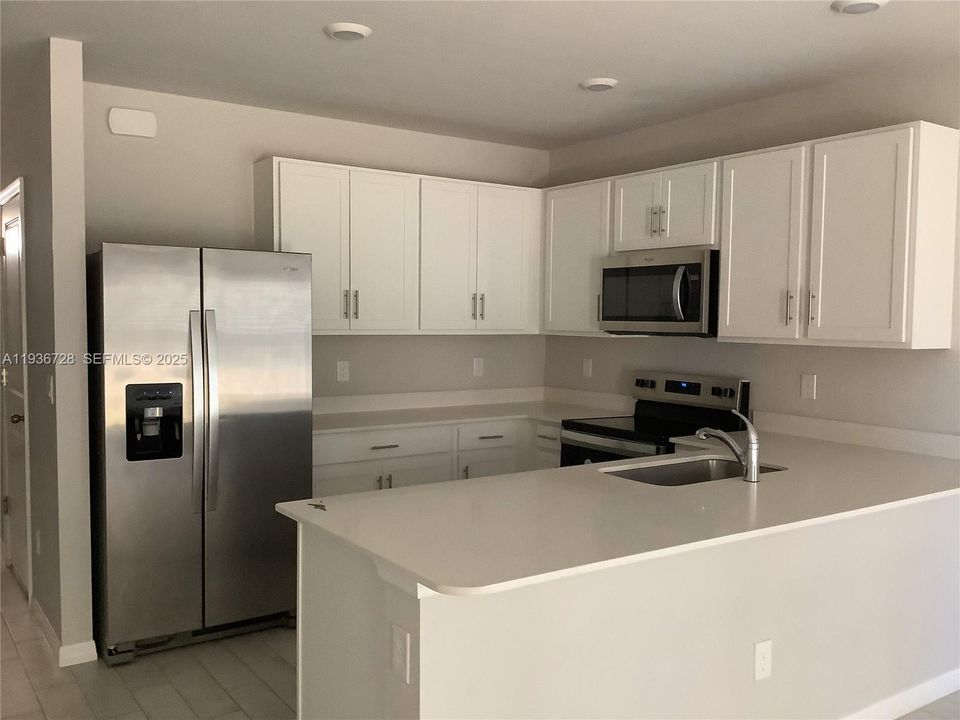 For Rent: $2,100 (3 beds, 2 baths, 0 Square Feet)