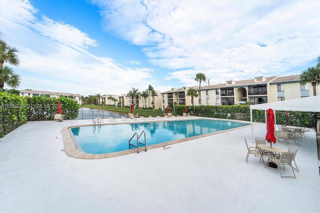 На продажу: $180,000 (1 спален, 1 ванн, 624 Квадратных фут)