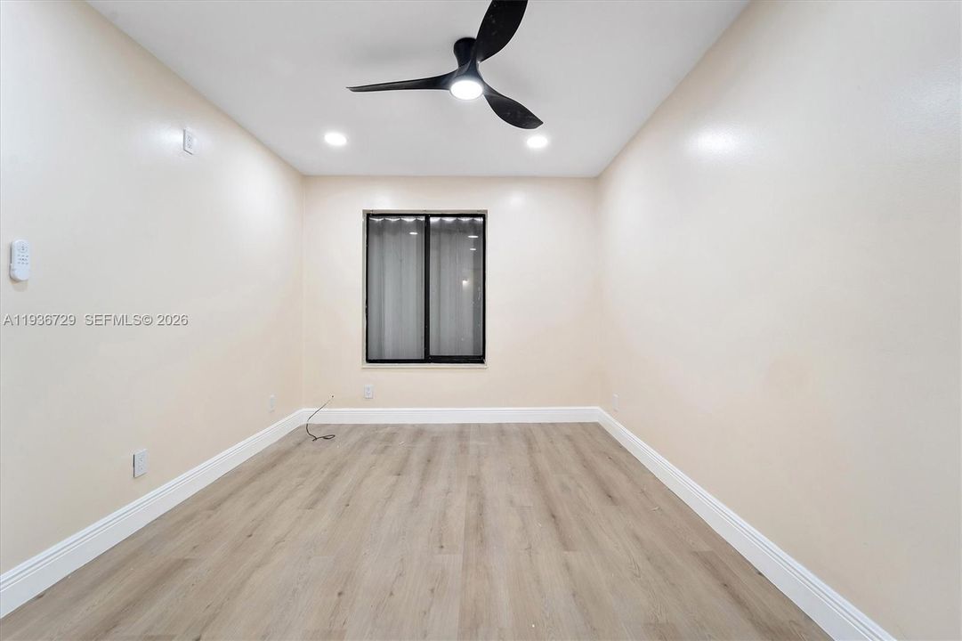 На продажу: $180,000 (1 спален, 1 ванн, 624 Квадратных фут)