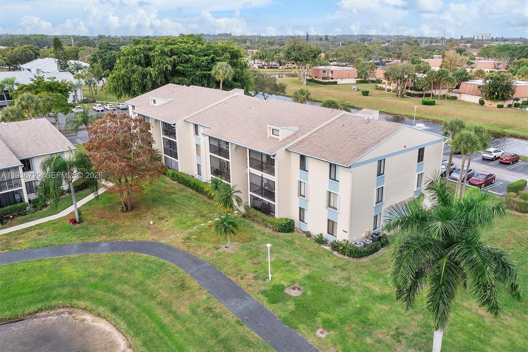 На продажу: $180,000 (1 спален, 1 ванн, 624 Квадратных фут)