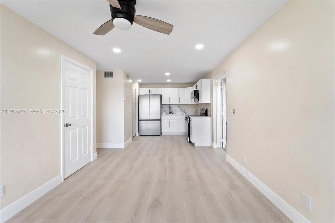 На продажу: $180,000 (1 спален, 1 ванн, 624 Квадратных фут)